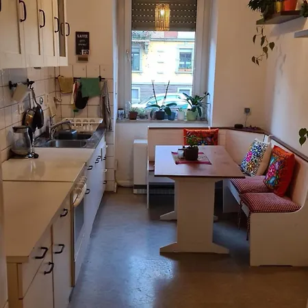 Privatunterkunft In Zentraler Lage / Near Downtown *