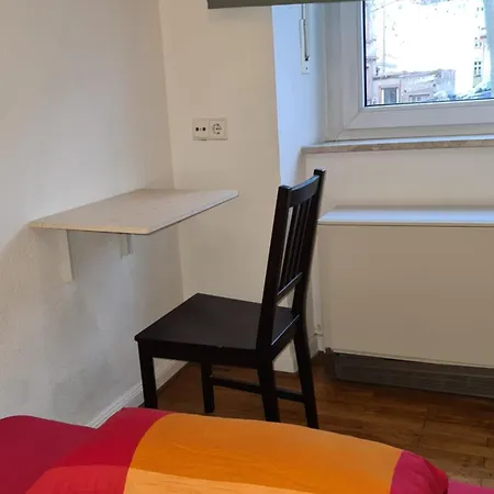 Privatunterkunft In Zentraler Lage / Near Downtown *
